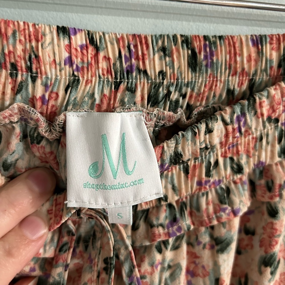 Skort Floral by ShoptheMint - Picture 2 of 5